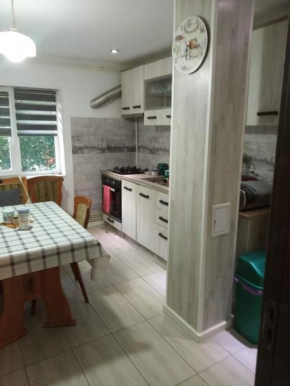 Spre vanzare apartament 74 m,zona reziden?iala, direct proprietar .Dau filmare cu tot in p - 9