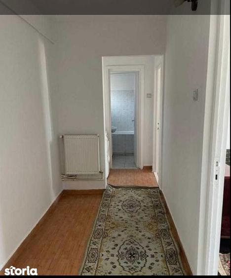 Apartament cu 3 camere decomandat în Casa de Cultură