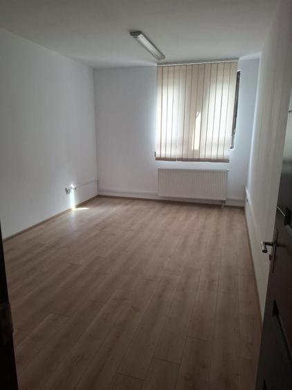 Spațiu comercial, de 98 mp, în Exterior Vest