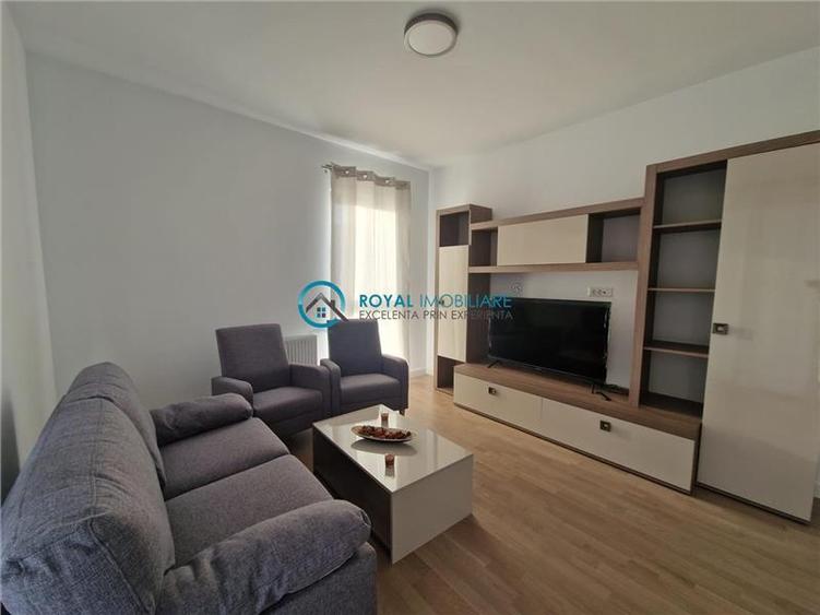 Apartament cu 3 camere decomandat, mobilat în Albert