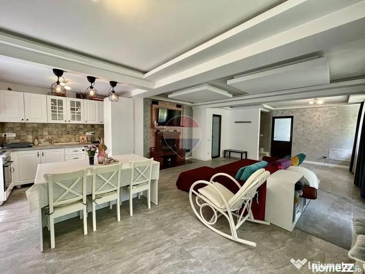 Casă cu 7 camere cu Teren 7661 Mp în Cheia