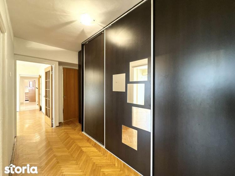 Apartament cu 4 camere semidecomandat în Grivița