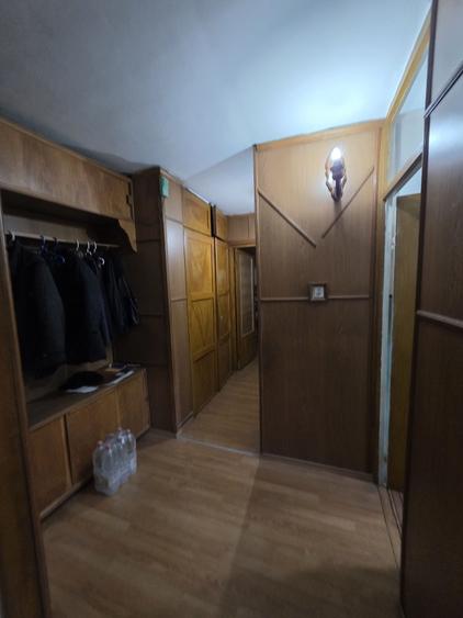 Apartament cu 3 camere decomandat în Iosia