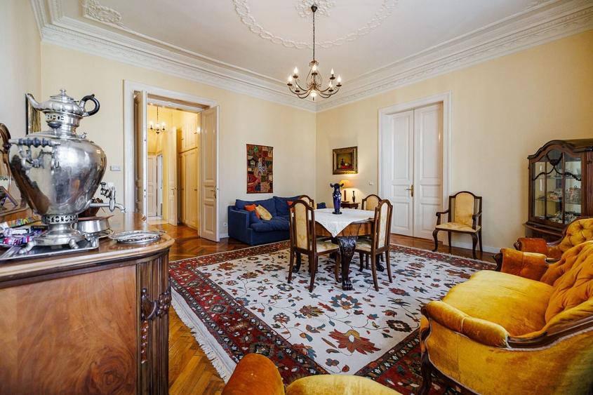 Apartament cu 3 camere semidecomandat, mobilat în Ultracentral