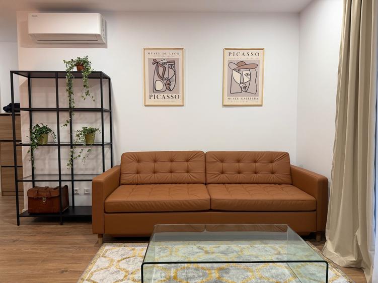 Apartament cu 3 camere decomandat în Colentina