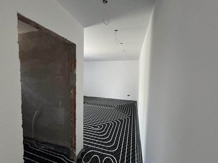 Casă cu 3 camere în Lazuri