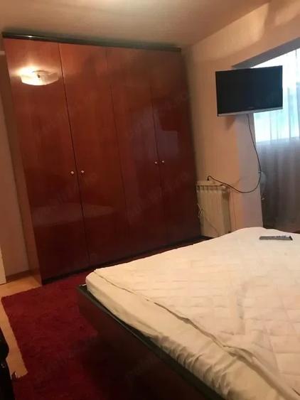 Apartament cu 3 camere decomandat în Steaua