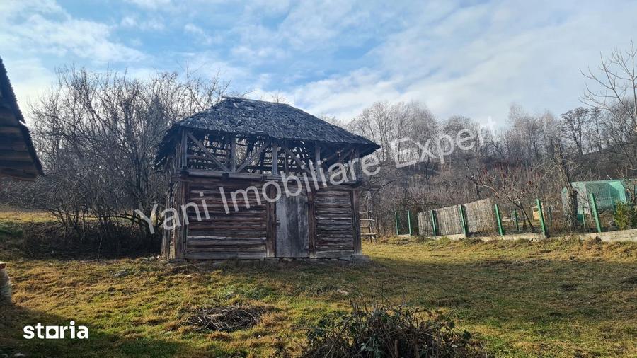 Casă cu 2 camere cu Teren 2743 Mp în Cicănești