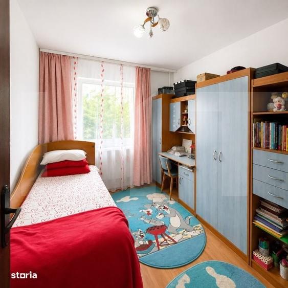 Apartament cu 3 camere semidecomandat în Central