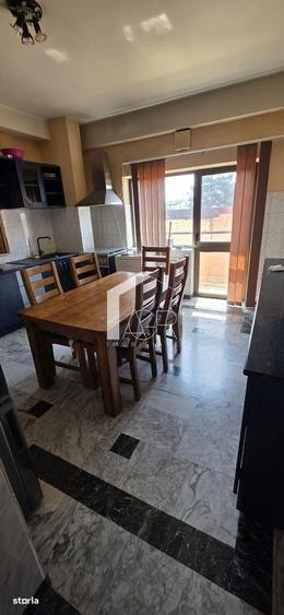 Apartament cu 4 camere decomandat în Democrației