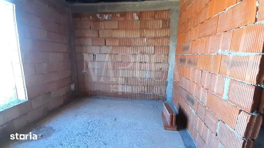 Casă cu 4 camere decomandat cu Canalizare în Nufărul