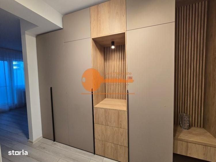 Apartament cu 2 camere decomandat în Uverturii