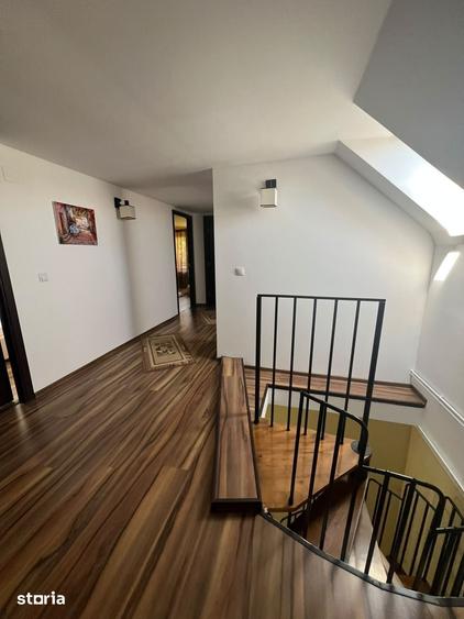 Casă cu 5 camere cu Teren 461 Mp în Central