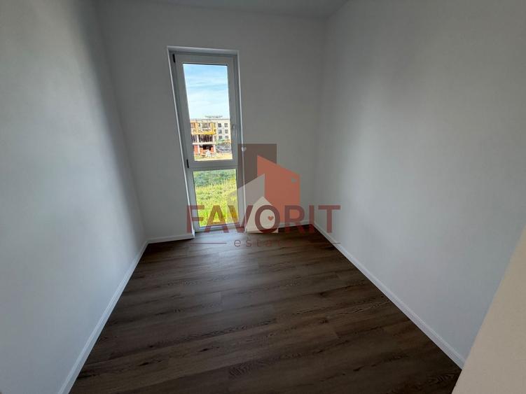 Apartament cu 4 camere semidecomandat în Girocului
