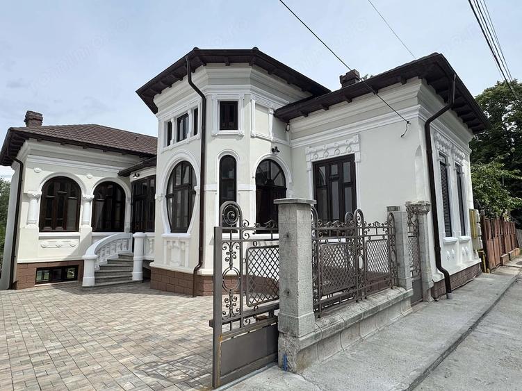Casă cu Teren 1000 Mp în Central