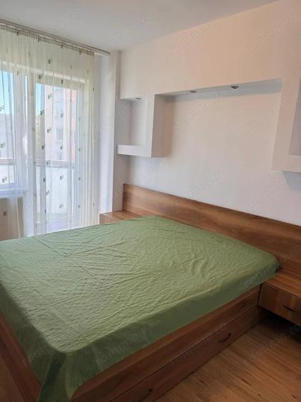 Apartament cu 4 camere decomandat în Tudor