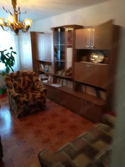 Apartament cu 3 camere semidecomandat în Central