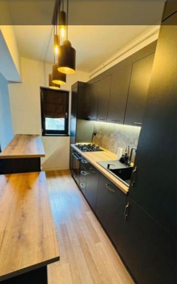 Apartament cu 2 camere decomandat, mobilat în Km 5