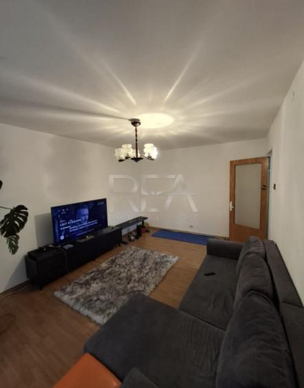Apartament cu 3 camere decomandat, mobilat în Drumul Taberei