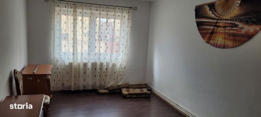 Apartament cu 2 camere decomandat în Craiter