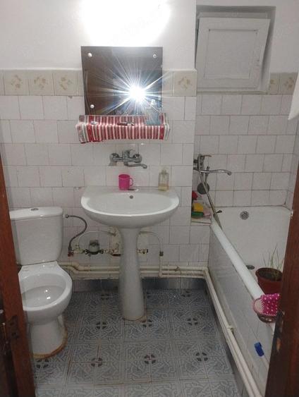 Apartament cu 3 camere decomandat în Barieră