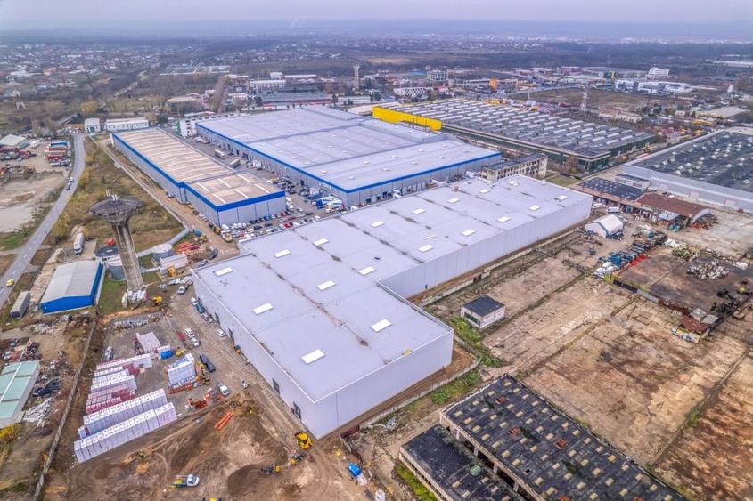 Spațiu industrial, de 8,000 mp, în Est