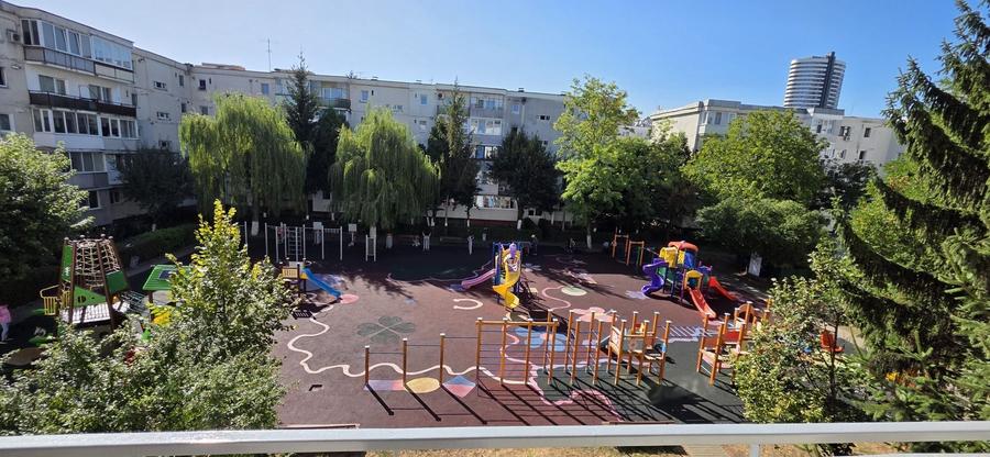 Apartament cu 3 camere decomandat în Baciu