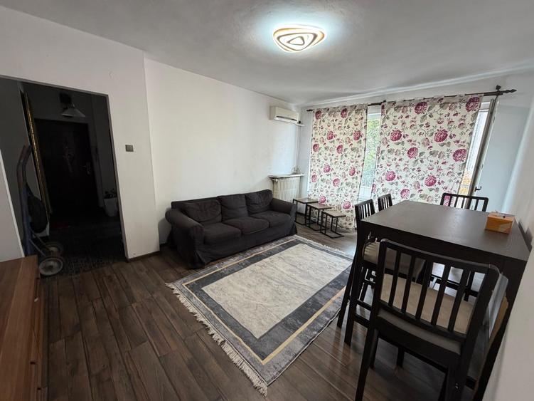 Apartament cu 2 camere semidecomandat în P-ța Romană