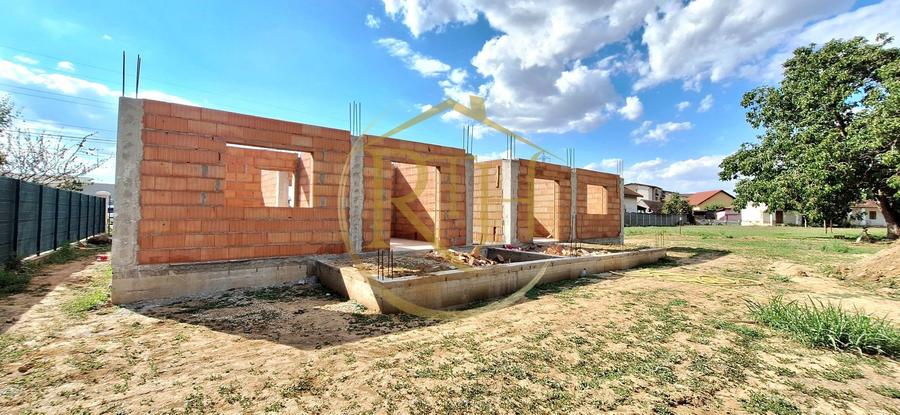 Duplex cu 3 camere cu Canalizare în Giroc