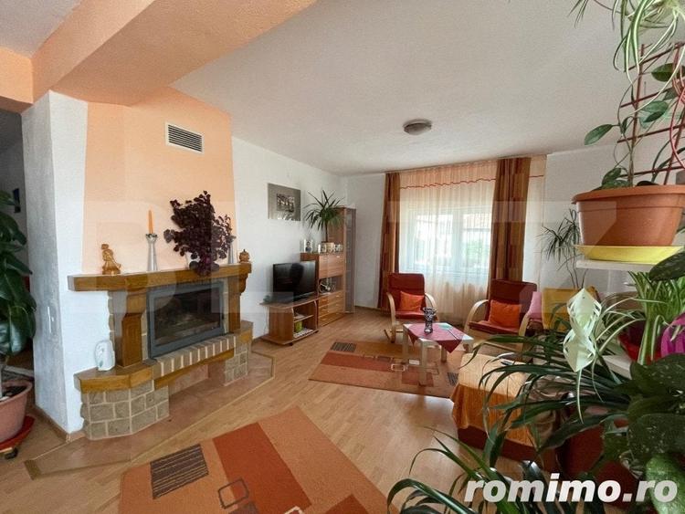 Casă cu 6 camere cu Teren 1100 Mp în Corunca