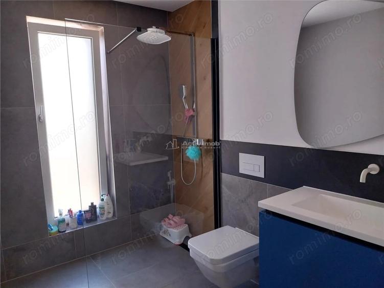 Casă cu 5 camere cu Teren 425 Mp în Stupini