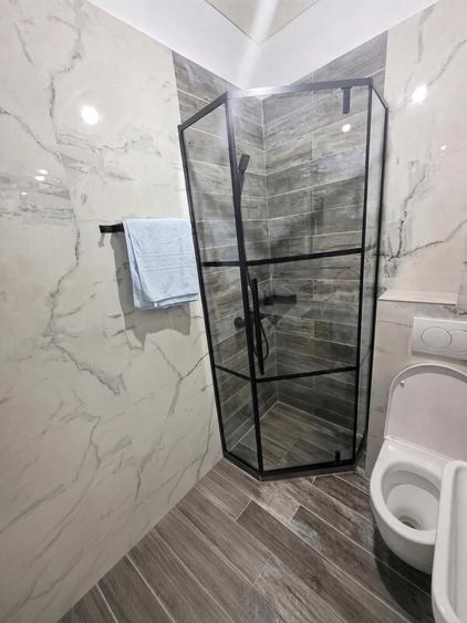 Apartament cu 3 camere decomandat în 23 August