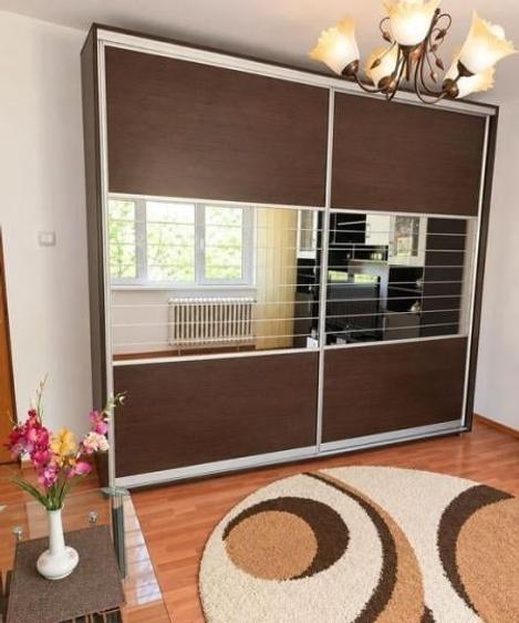 Apartament cu 3 camere decomandat, mobilat în Nerva Traian