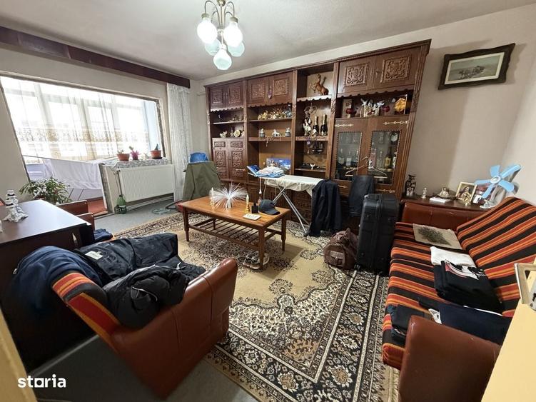 Apartament cu 4 camere decomandat în Central