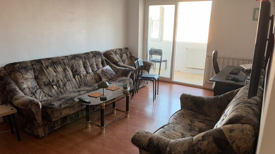 Apartament cu 2 camere decomandat în Stadion