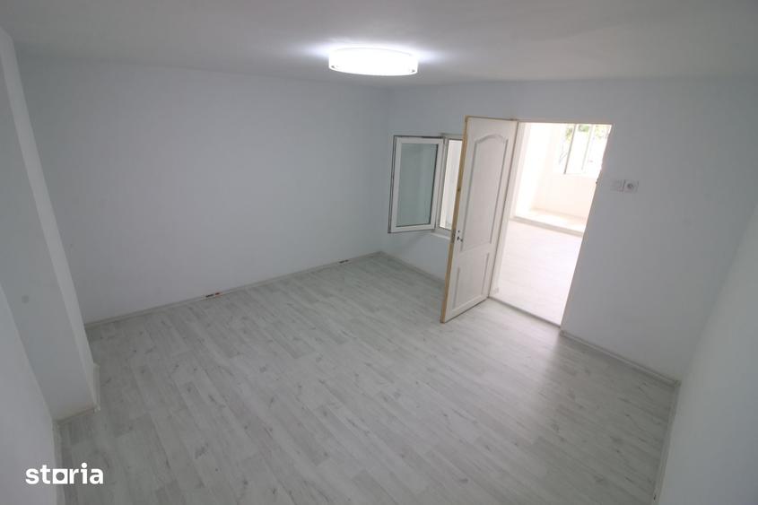 Casă cu 2 camere cu Teren 202 Mp în Piața Centrală