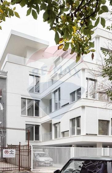 Penthouse cu 4 camere decomandat în Ultracentral