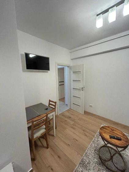 Apartament cu 2 camere semidecomandat în Roșu