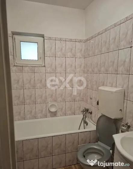 Apartament cu 3 camere semidecomandat în Calea Turzii