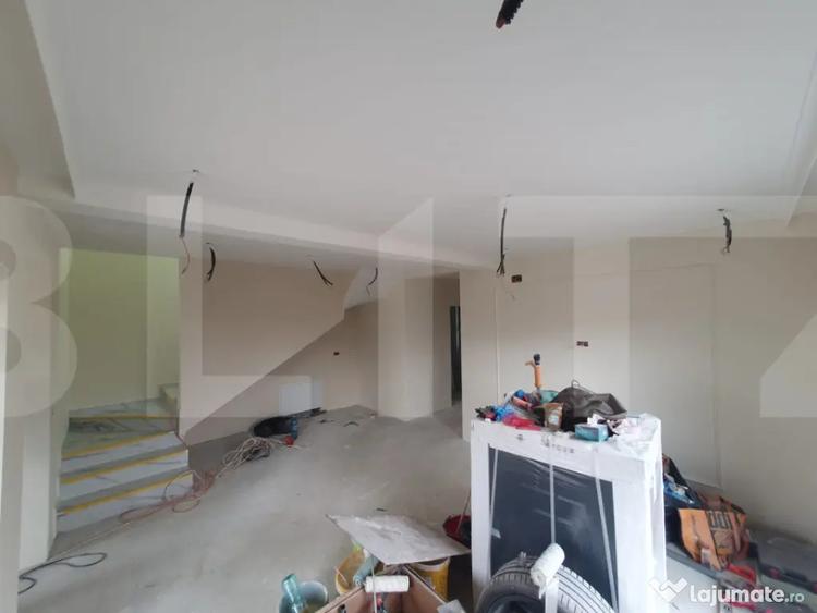 Casă cu 5 camere cu Teren 410 Mp în Urseni