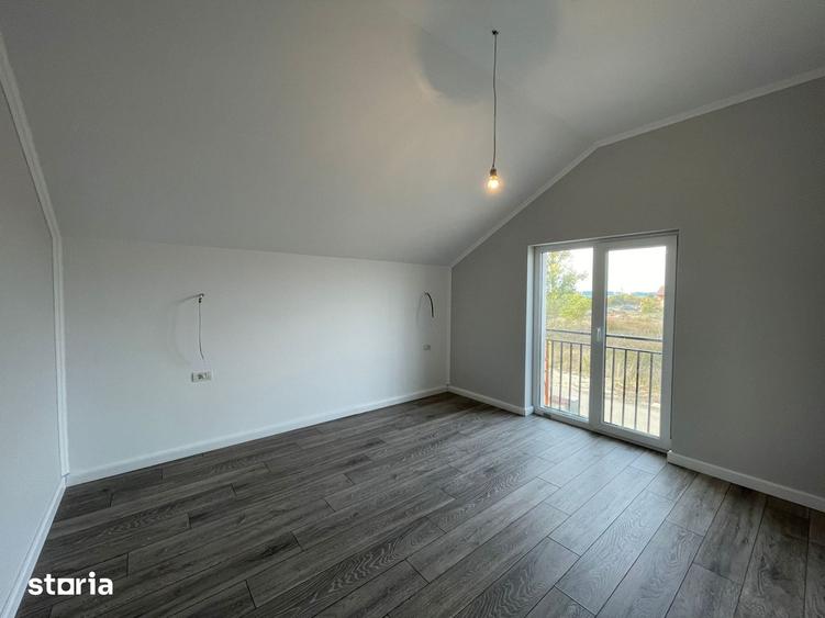 Casă cu 4 camere cu Teren 275 Mp în Remetea Mare