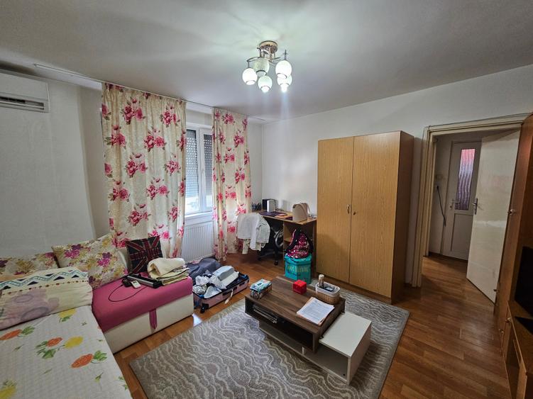 Apartament cu 2 camere semidecomandat în Complex Studențesc