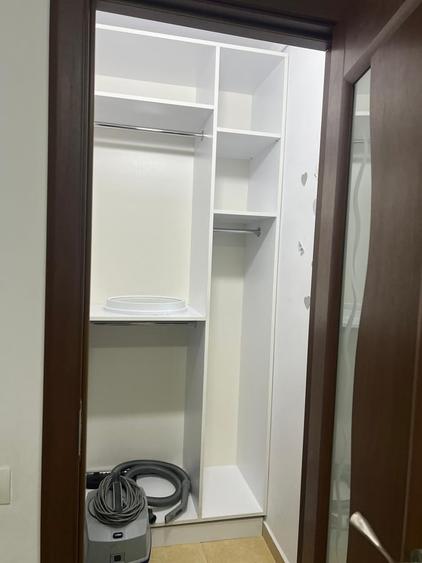 Apartament cu 3 camere semidecomandat în Colentina