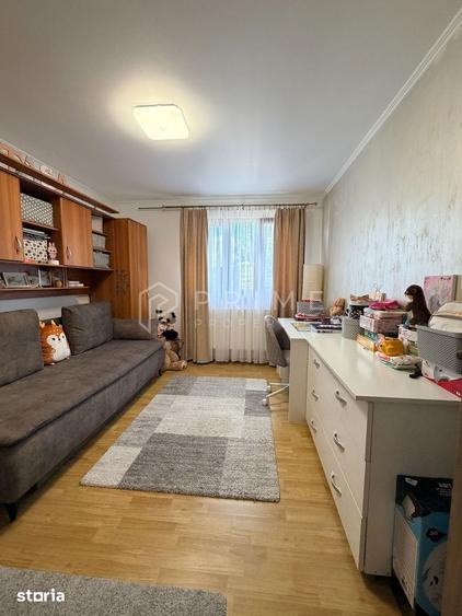 Casă cu 6 camere cu Teren 530 Mp în Dâmbu Pietros