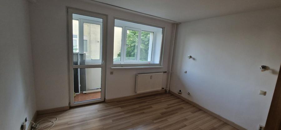 Apartament cu 3 camere decomandat în Cantemir