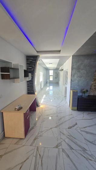 Casă cu 3 camere cu Teren 790 Mp în Poarta Albă