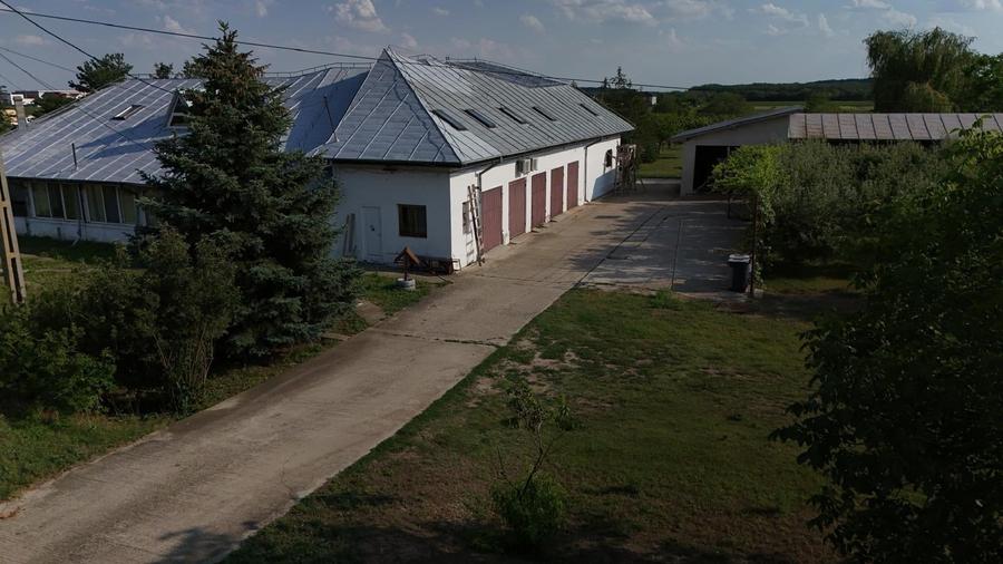 Casă cu 4 camere cu Teren 14360 Mp în Dragomirești-Deal