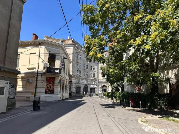 Apartament cu 3 camere semidecomandat în Universitate