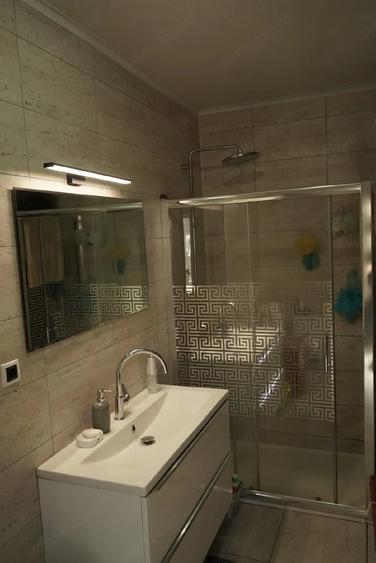 Casă cu 6 camere cu Teren 1700 Mp în Sereca