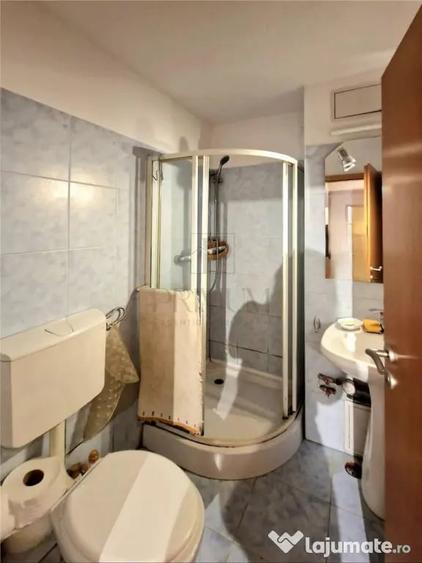 Apartament cu 4 camere decomandat în Steaua